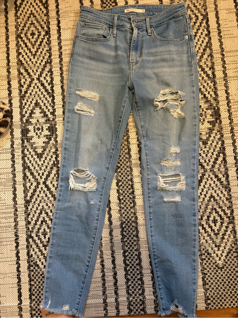 Levi's 721 high rise skinny - Light Blue Ripped Skinny Jeans